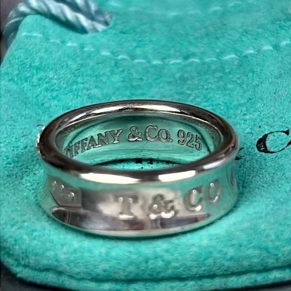 TIFFANY&CO. Iconic ring 1837 narrow width sterling silver 925 size 5.25 or 50 - Picture 1 of 12